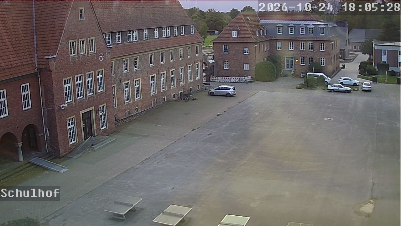 Webcam Schulhof 18:05