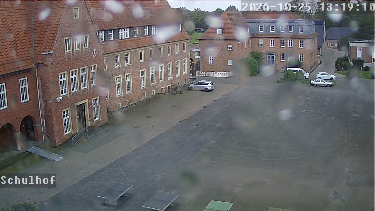Webcam Schulhof 13:19