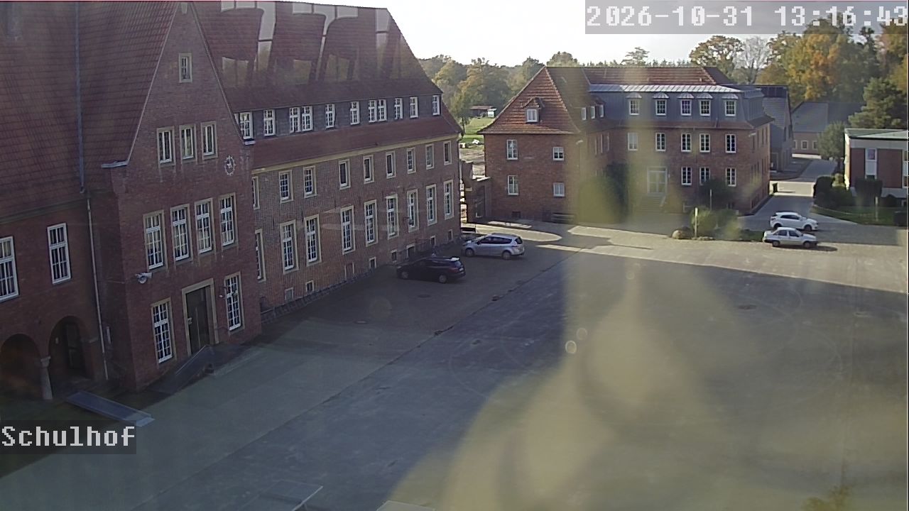 Webcam Schulhof 13:16