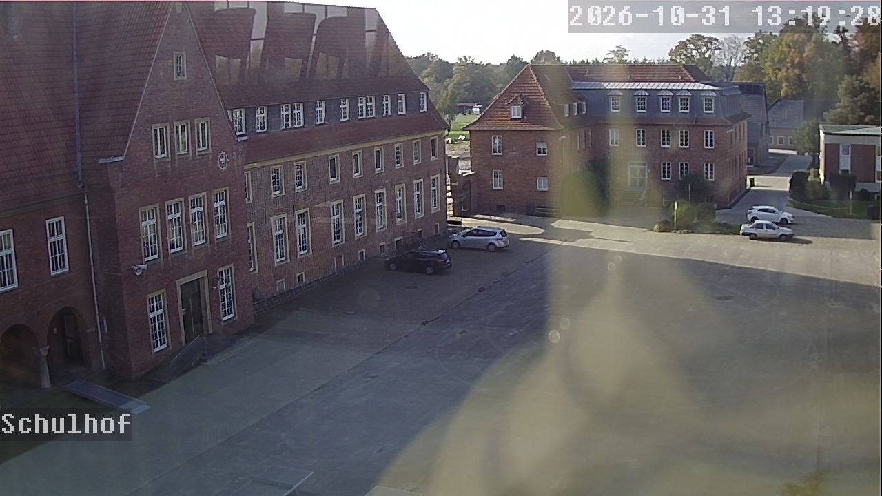 Webcam Schulhof 13:19