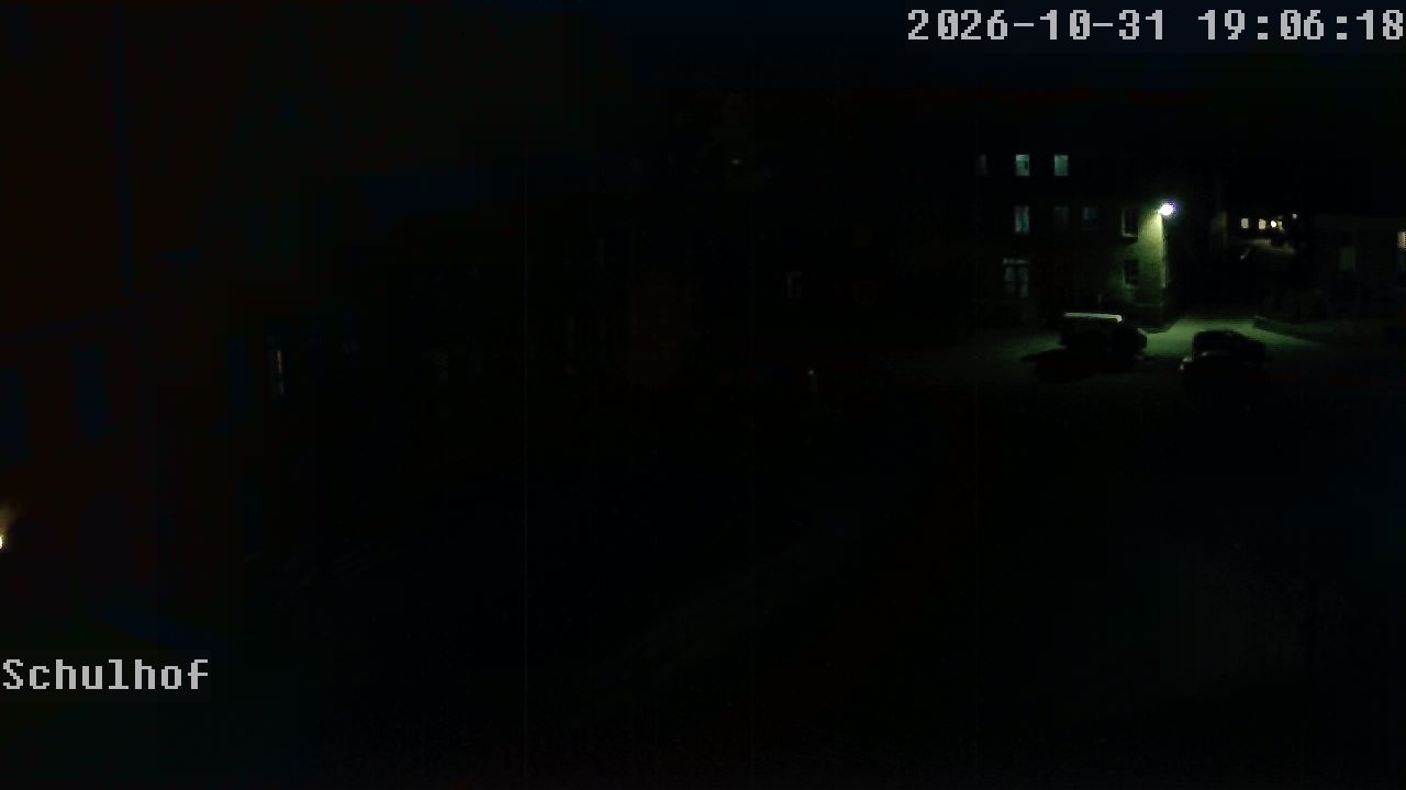 Webcam Schulhof 19:06
