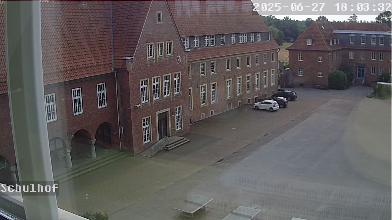 Webcam Schulhof 18:03