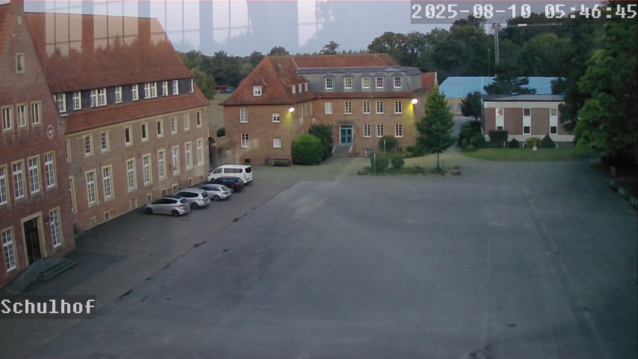 Webcam Schulhof 05:46