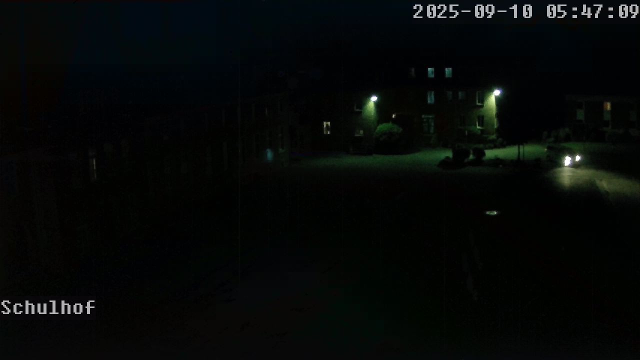 Webcam Schulhof 05:47