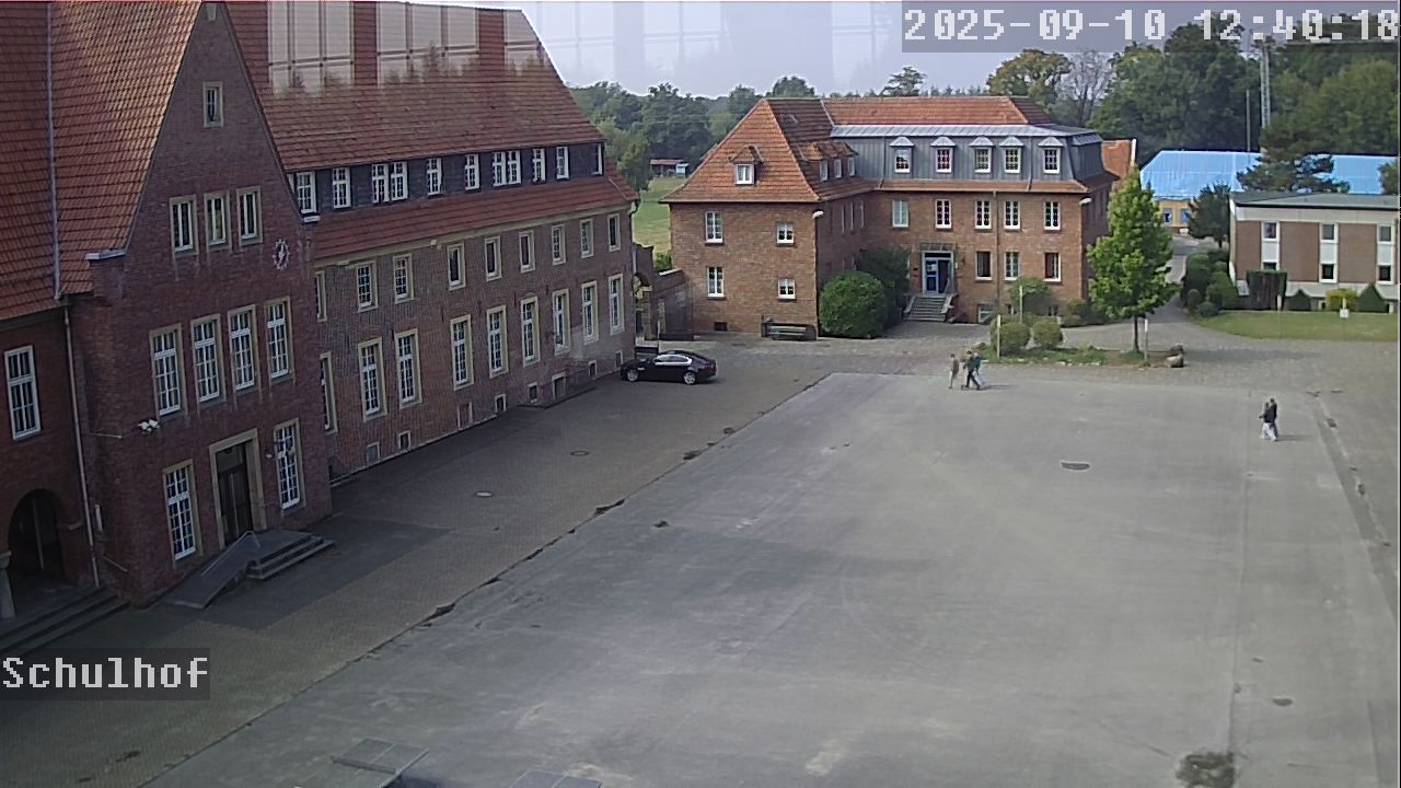 Webcam Schulhof 12:40