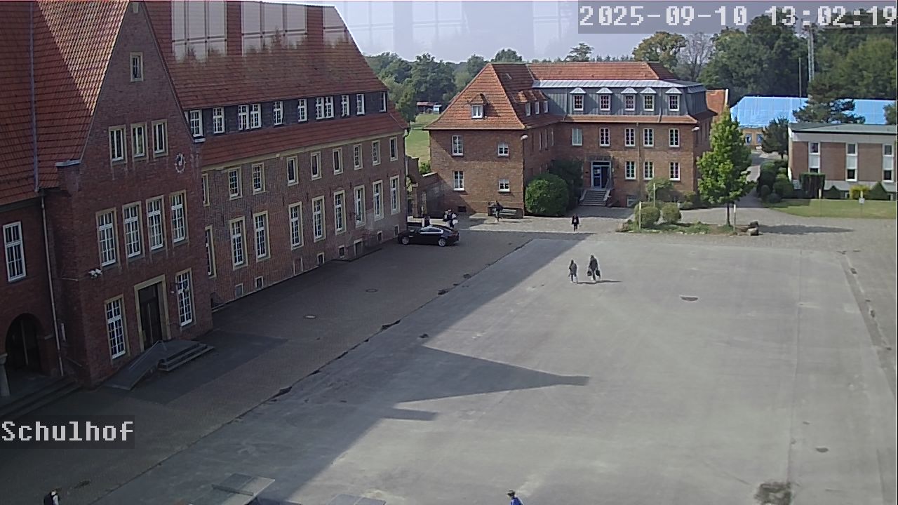 Webcam Schulhof 13:02