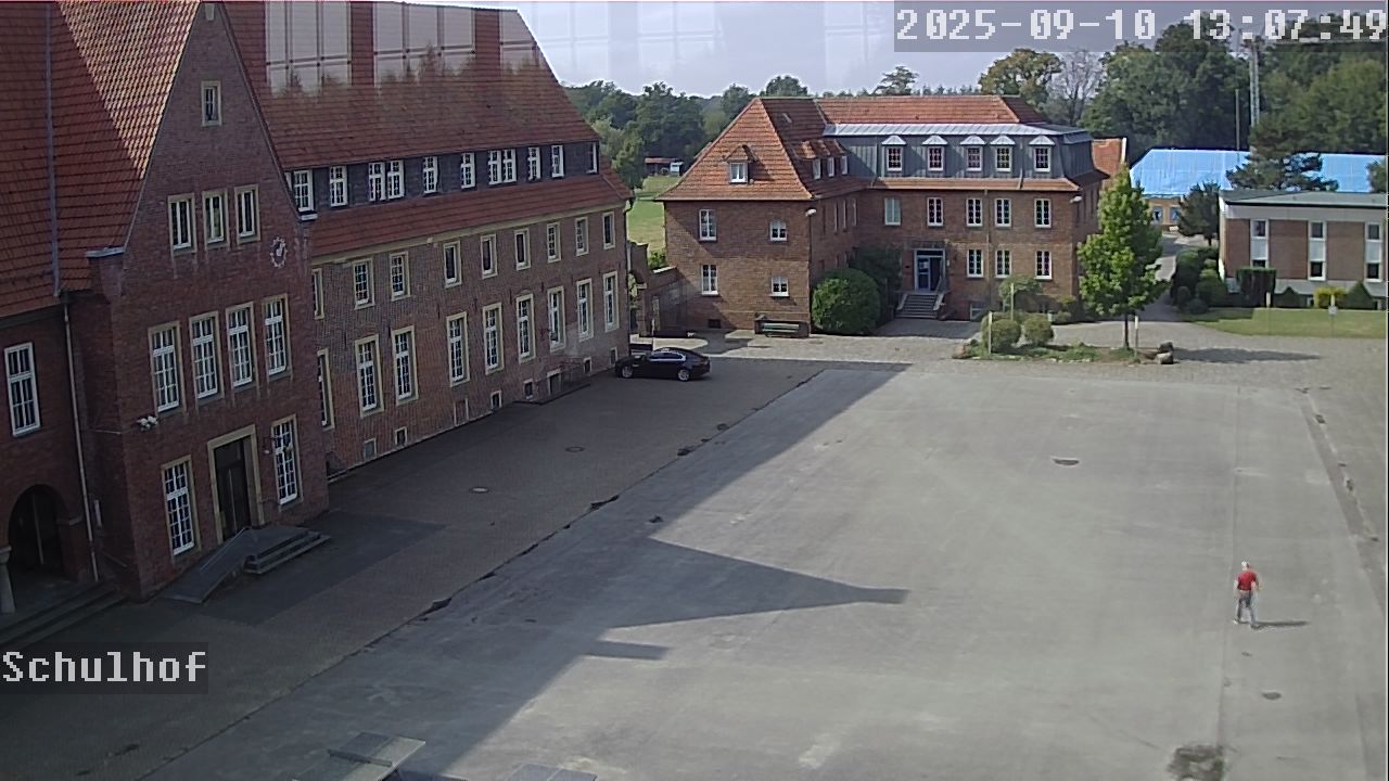 Webcam Schulhof 13:07