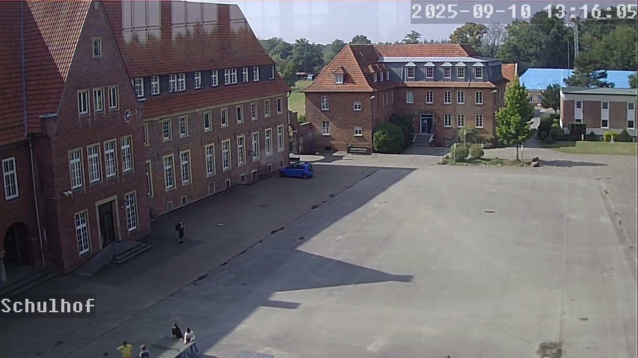 Webcam Schulhof 13:16
