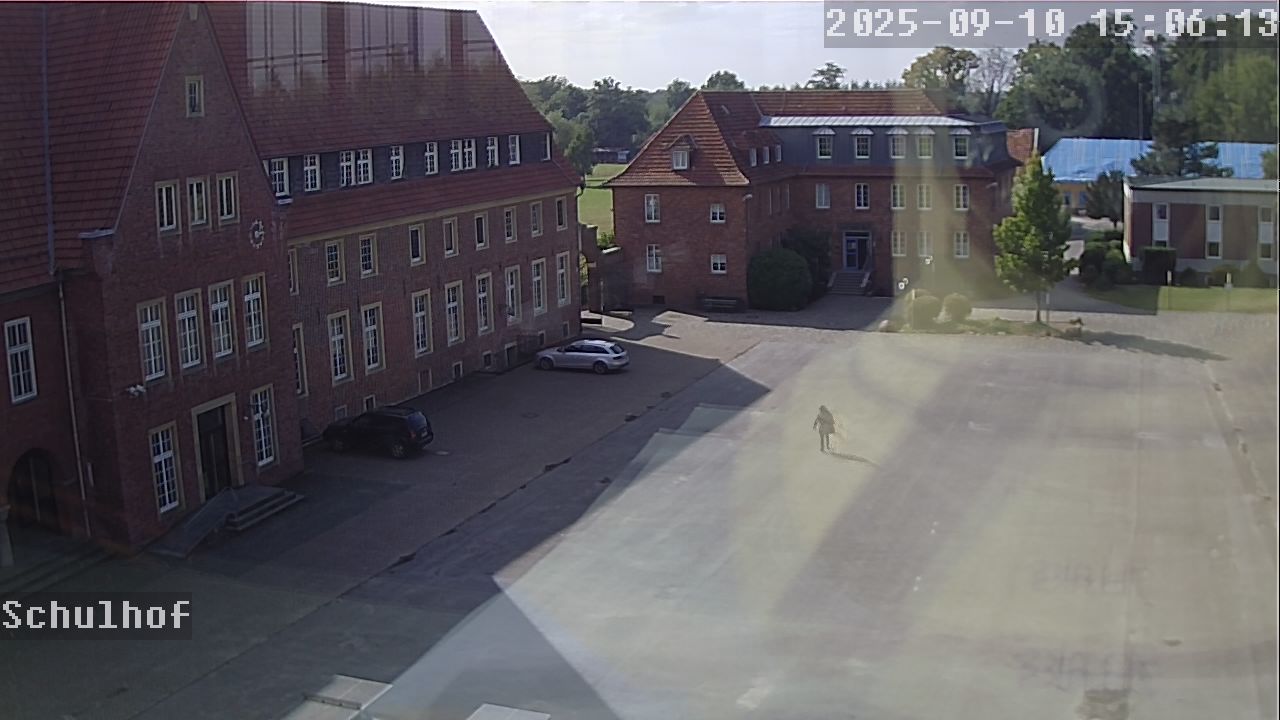Webcam Schulhof 15:06