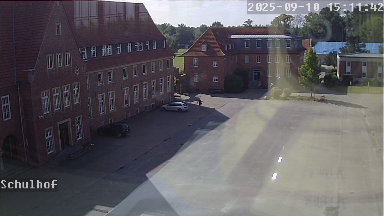Webcam Schulhof 15:11