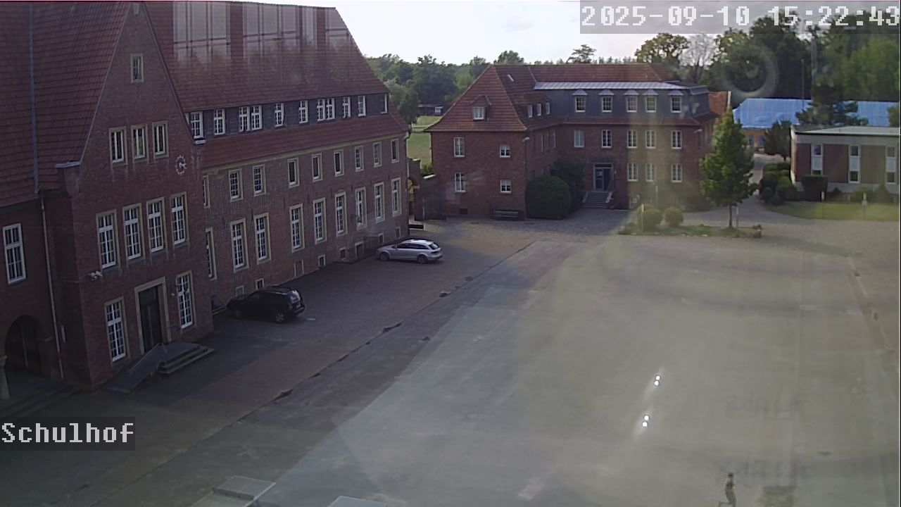 Webcam Schulhof 15:22