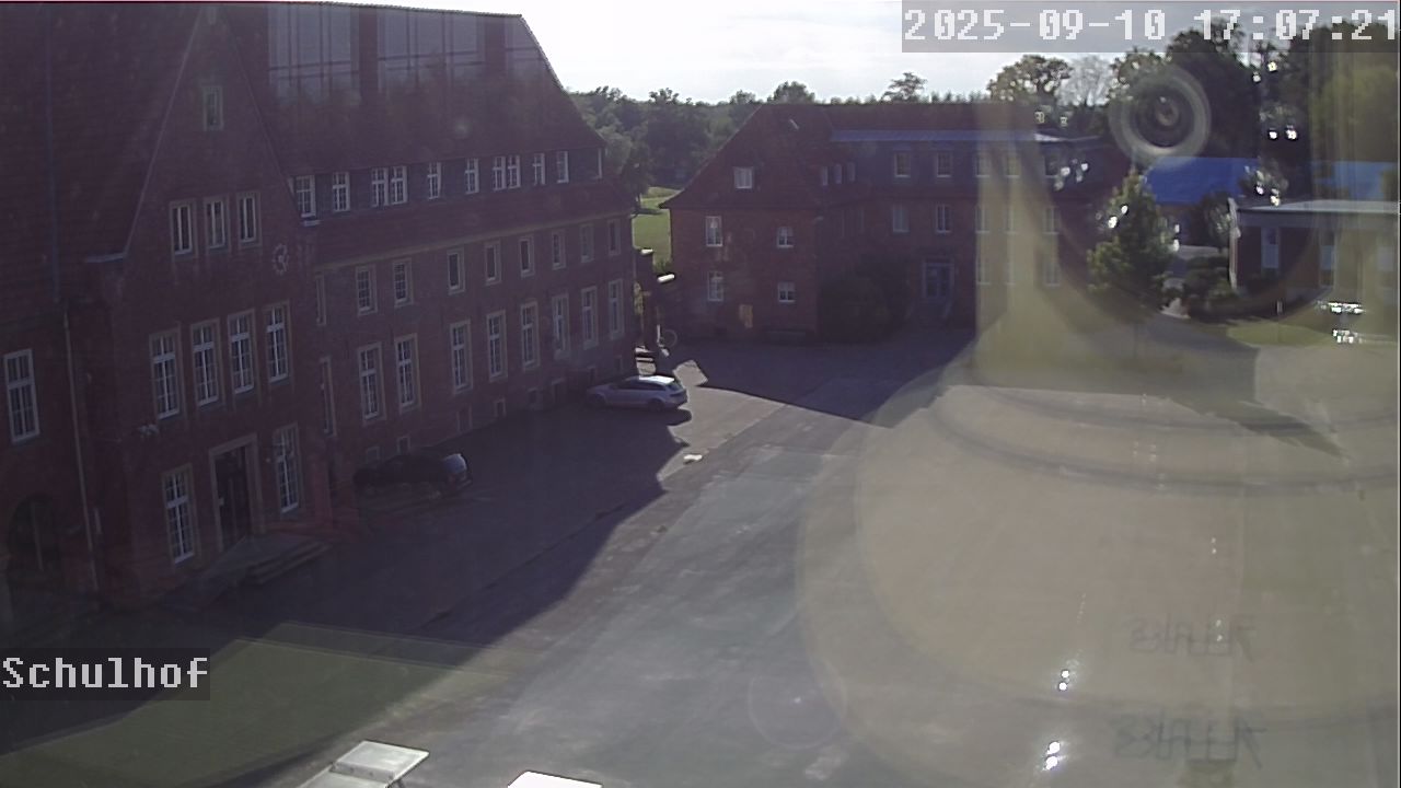 Webcam Schulhof 17:07