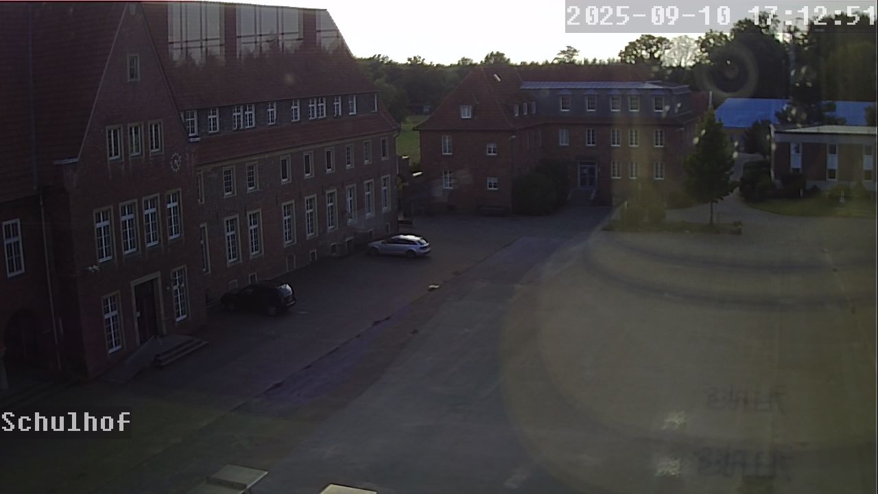 Webcam Schulhof 17:12