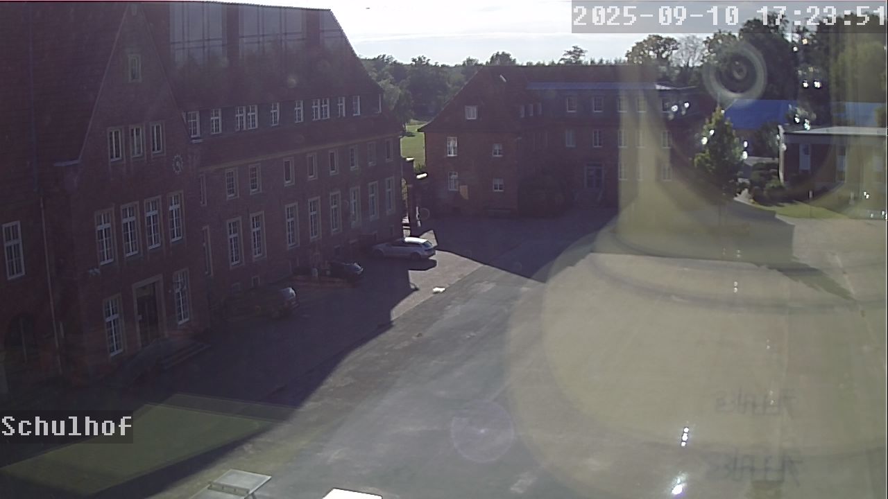 Webcam Schulhof 17:23