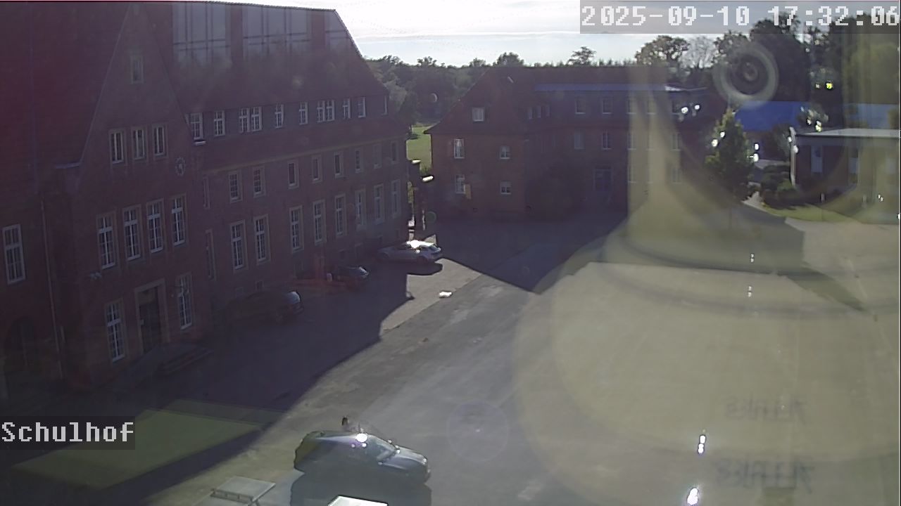 Webcam Schulhof 17:32