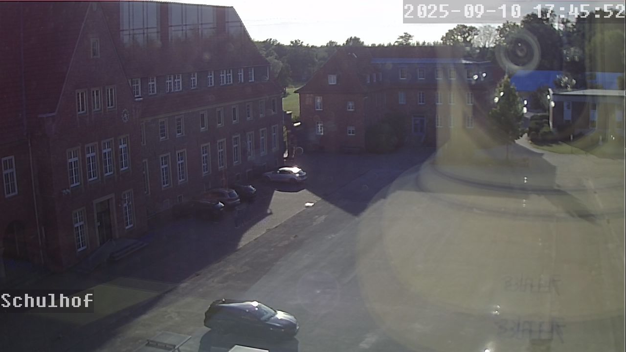Webcam Schulhof 17:45