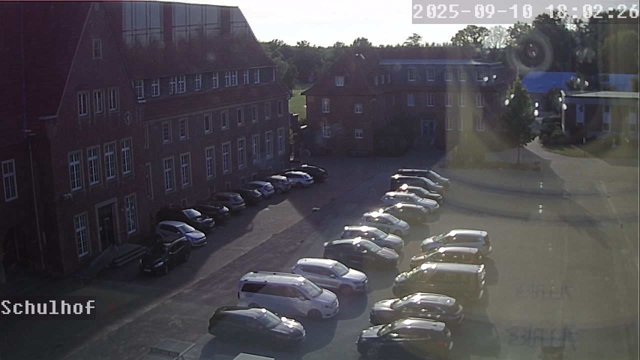 Webcam Schulhof 18:02