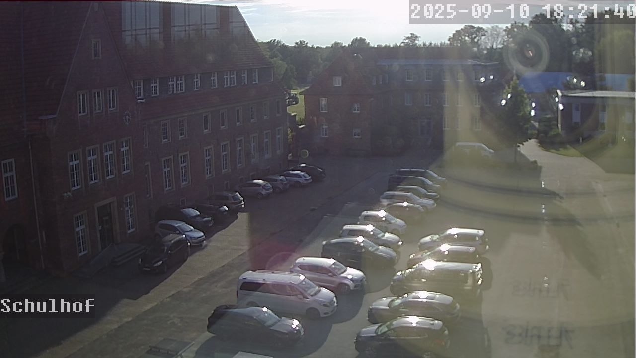 Webcam Schulhof 18:21