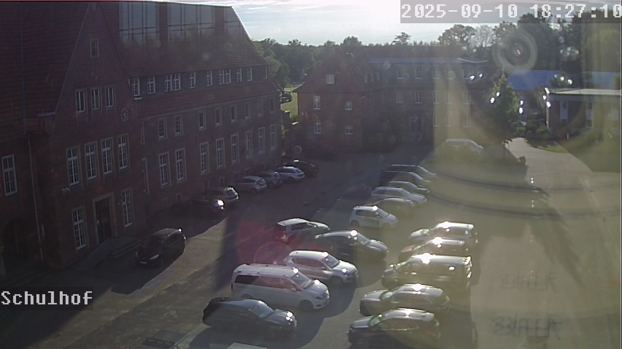 Webcam Schulhof 18:27