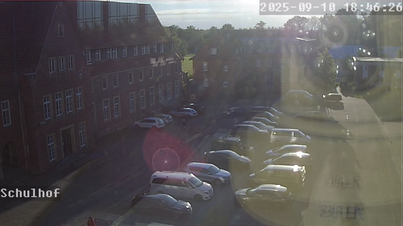 Webcam Schulhof 18:46