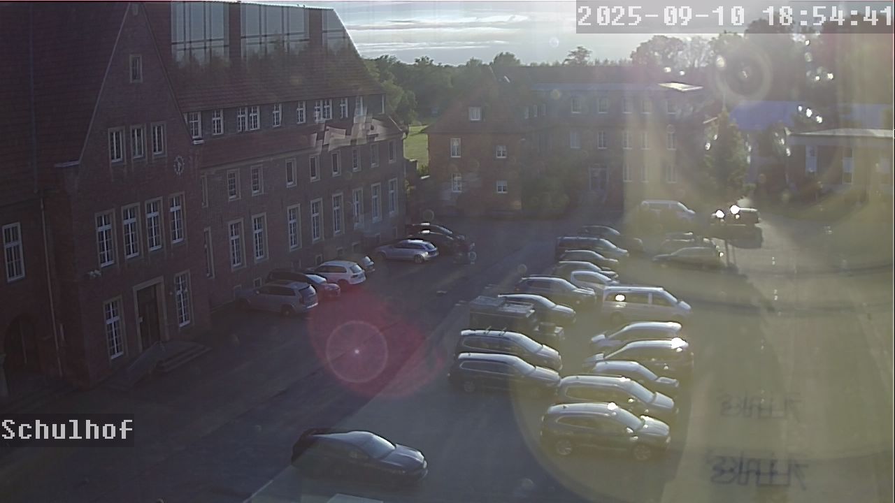 Webcam Schulhof 18:54