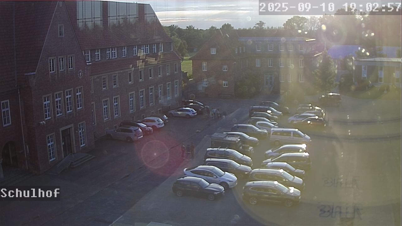 Webcam Schulhof 19:02