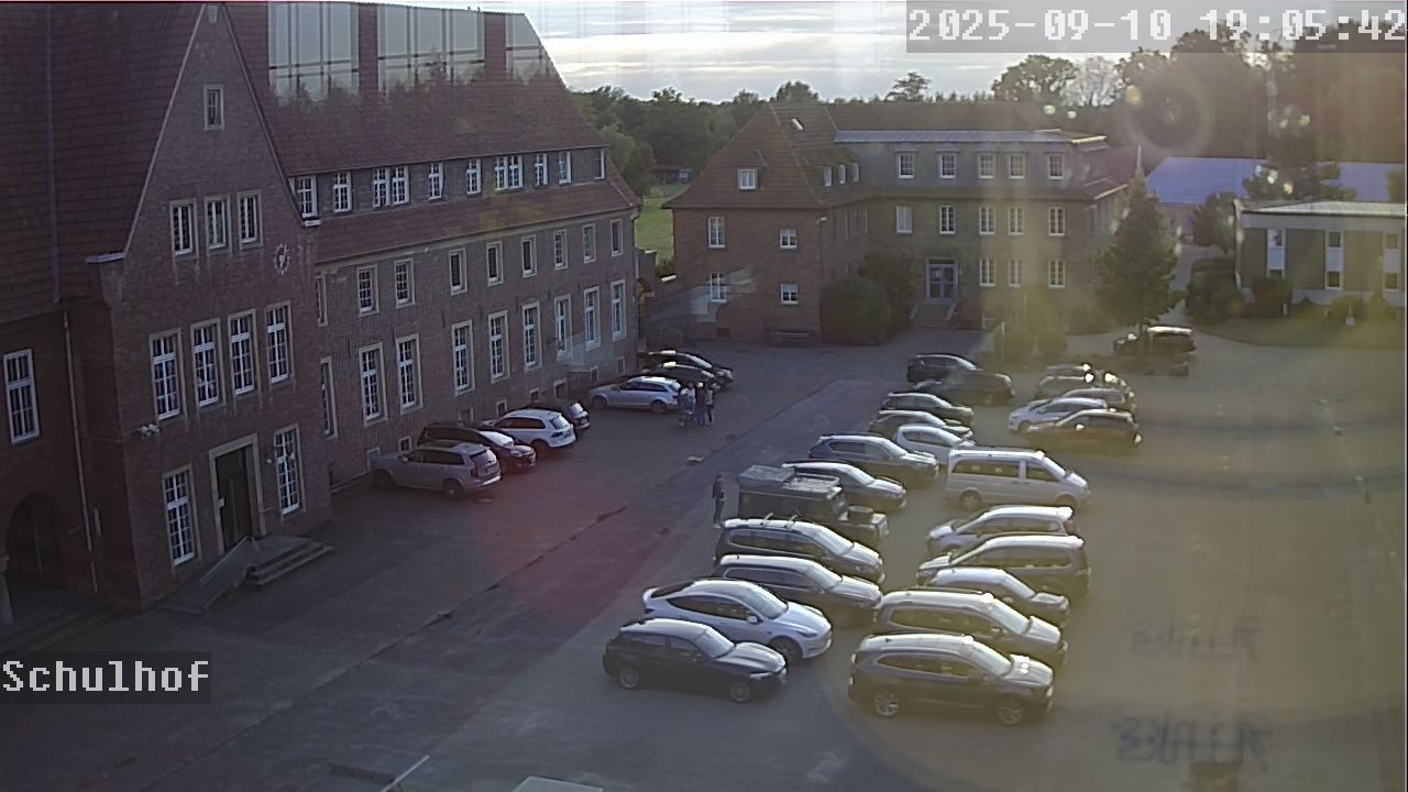 Webcam Schulhof 19:05