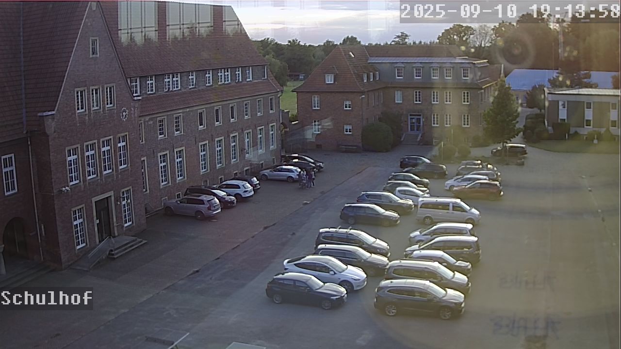 Webcam Schulhof 19:13