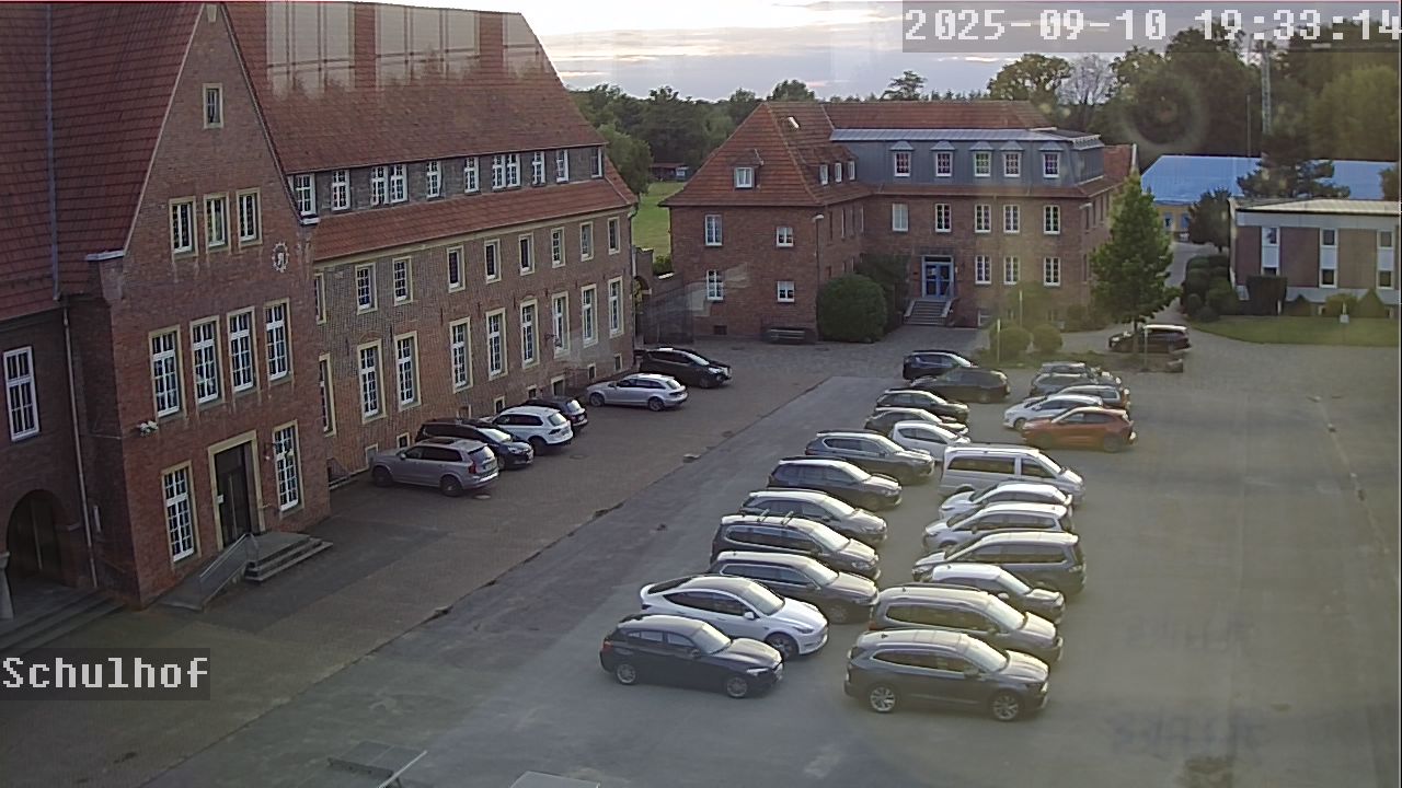 Webcam Schulhof 19:33