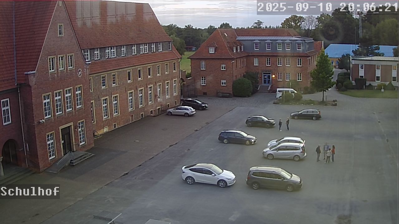 Webcam Schulhof 20:06