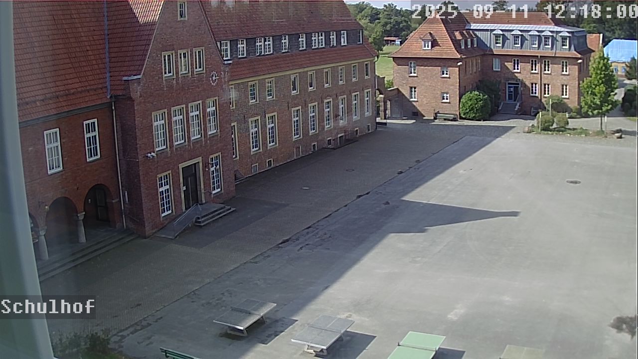 Webcam Schulhof 12:18