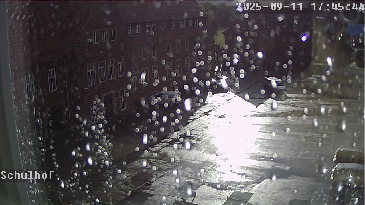Webcam Schulhof 17:45