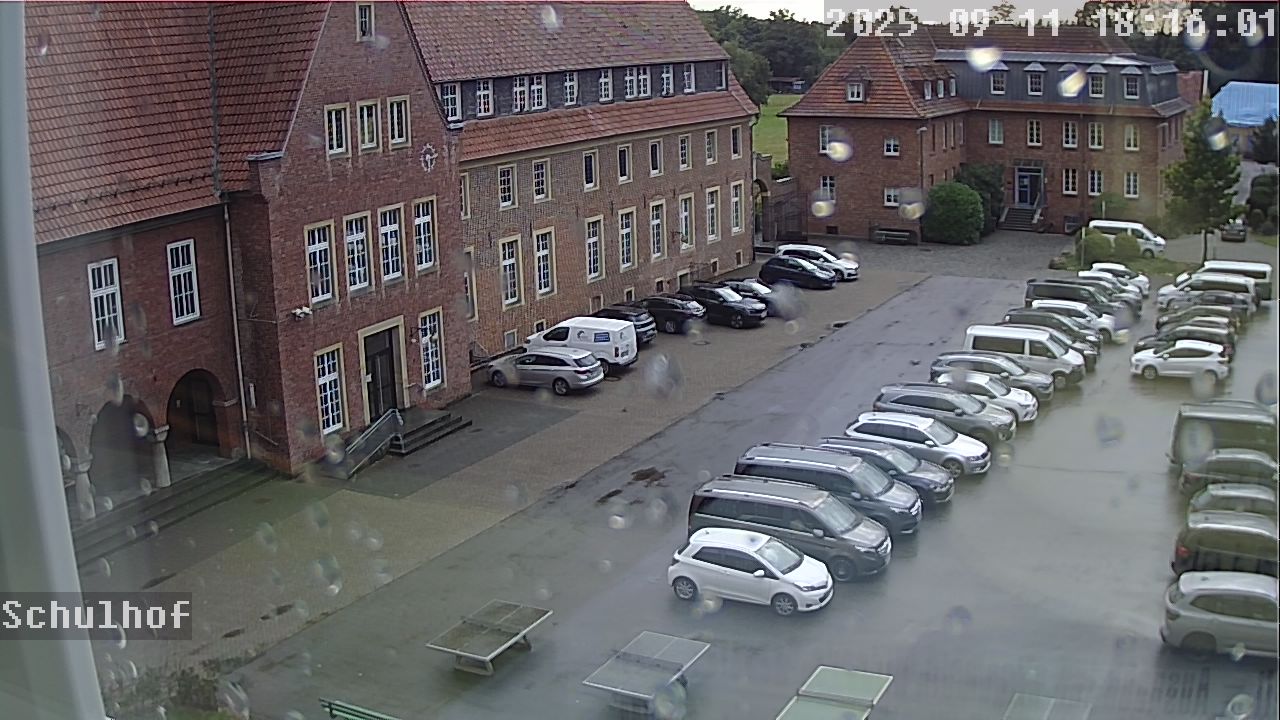 Webcam Schulhof 18:16
