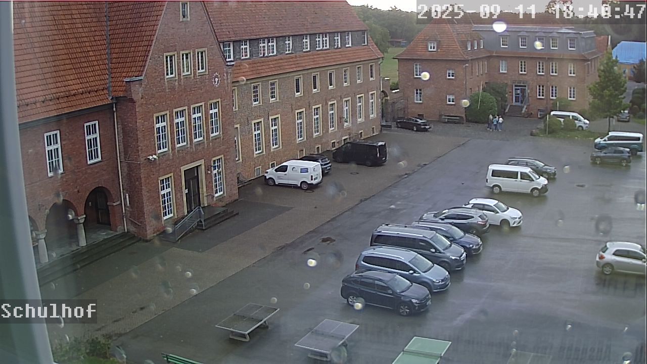Webcam Schulhof 18:40