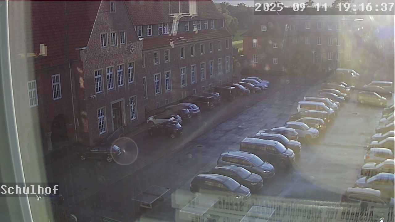 Webcam Schulhof 19:16