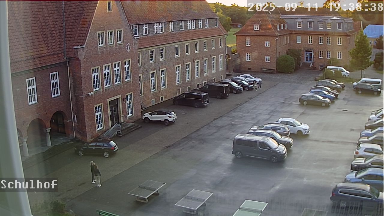 Webcam Schulhof 19:38