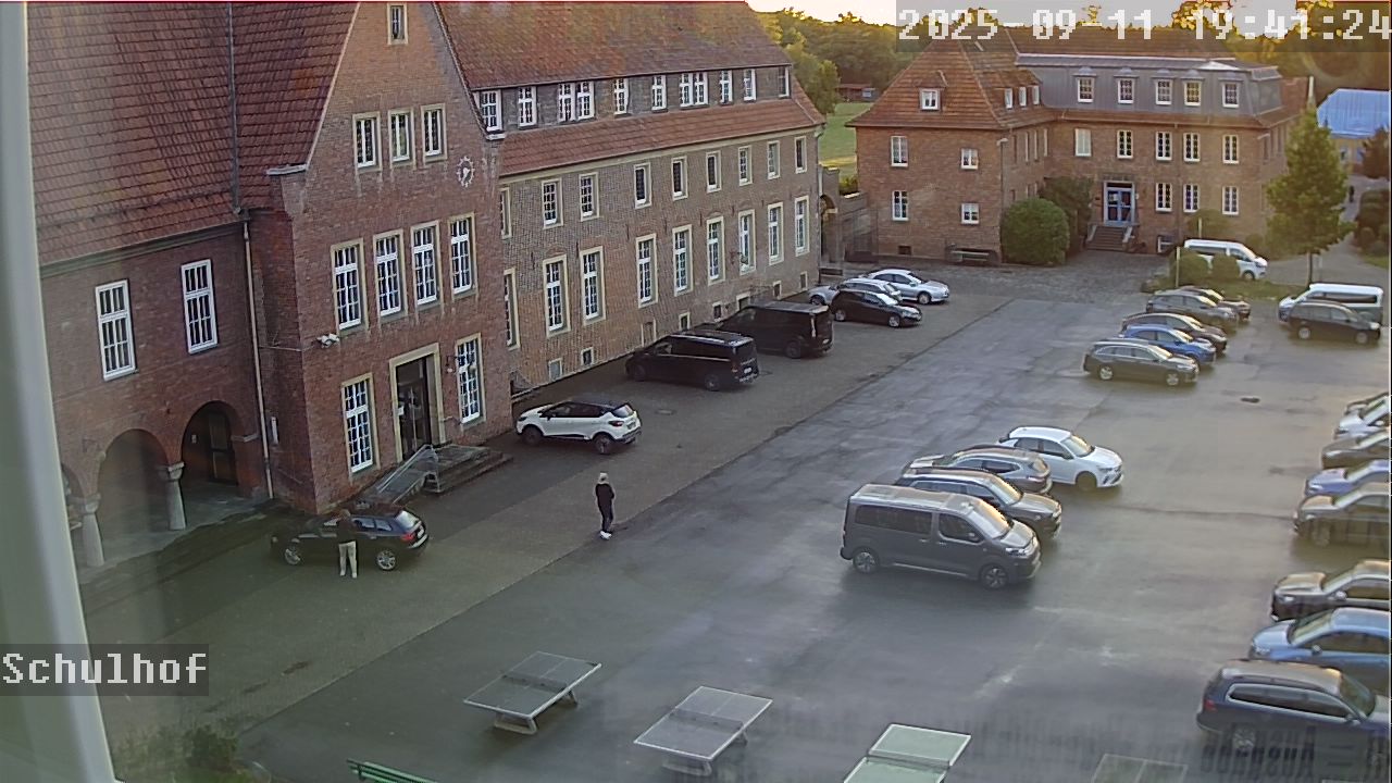 Webcam Schulhof 19:41