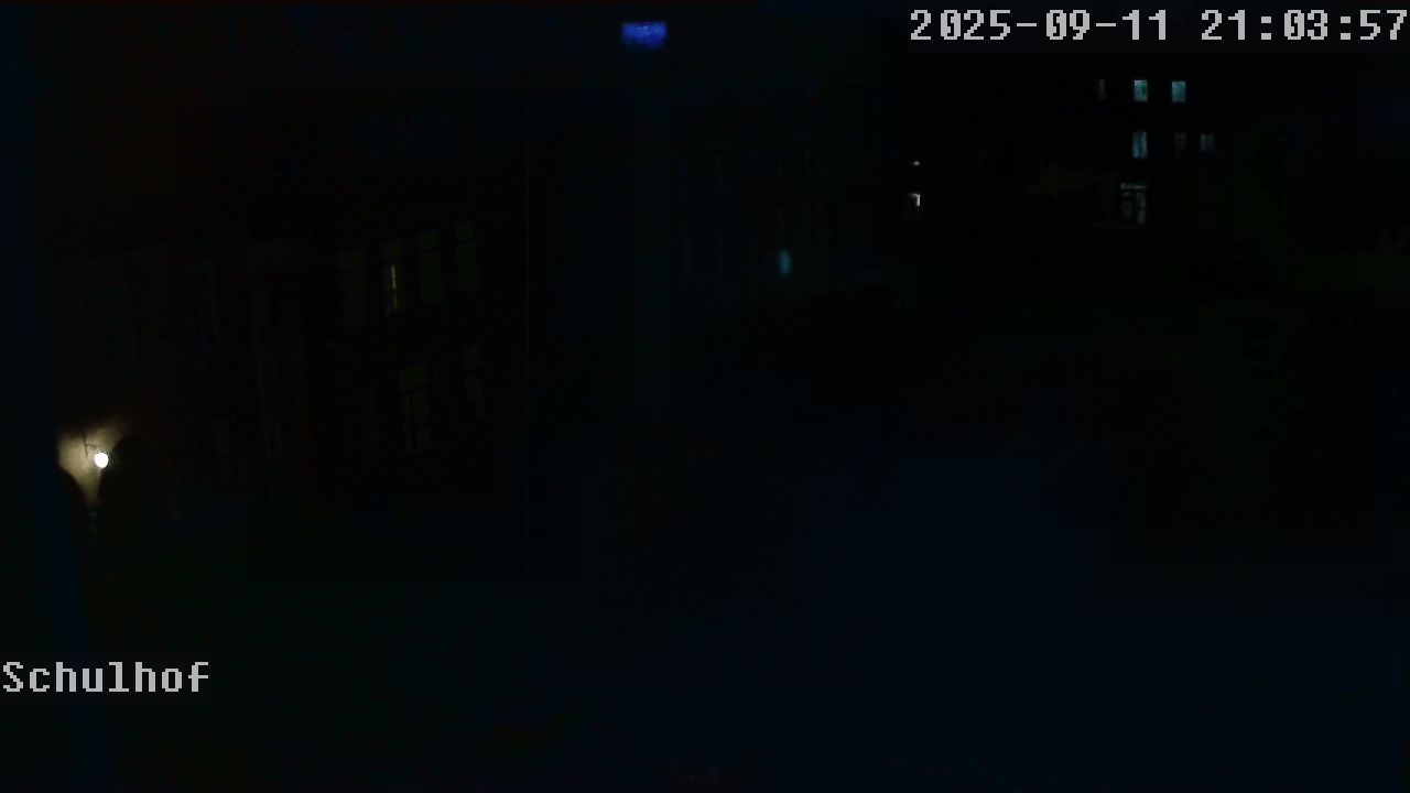 Webcam Schulhof 21:03