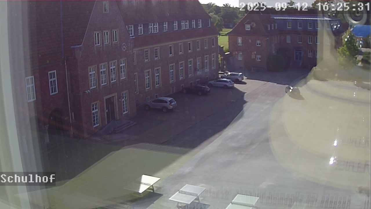 Webcam Schulhof 16:25