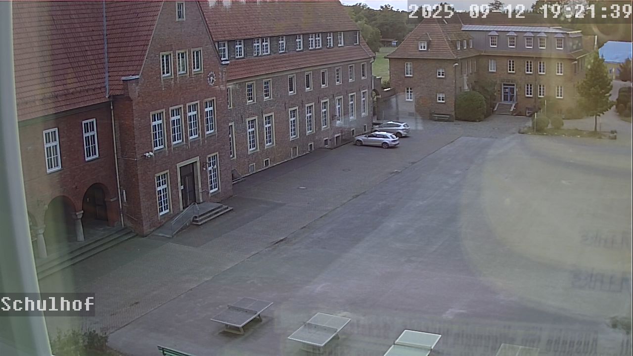 Webcam Schulhof 19:21