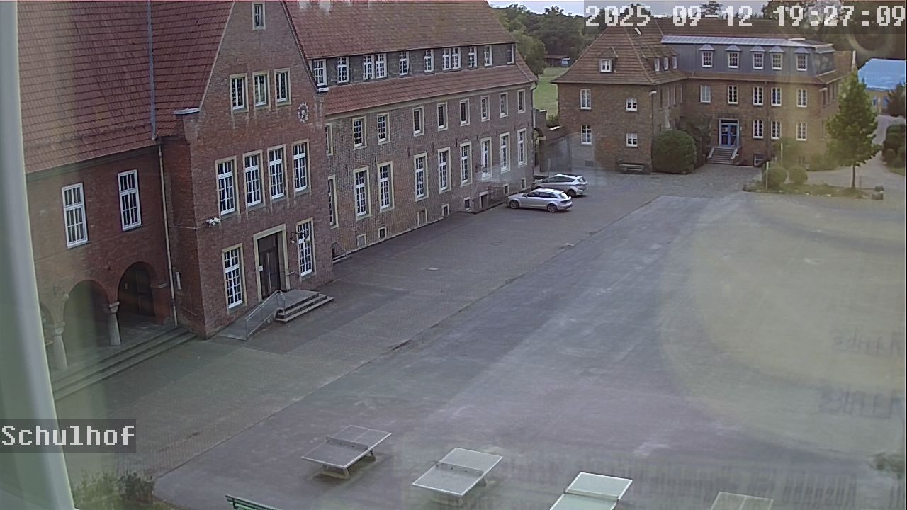 Webcam Schulhof 19:27