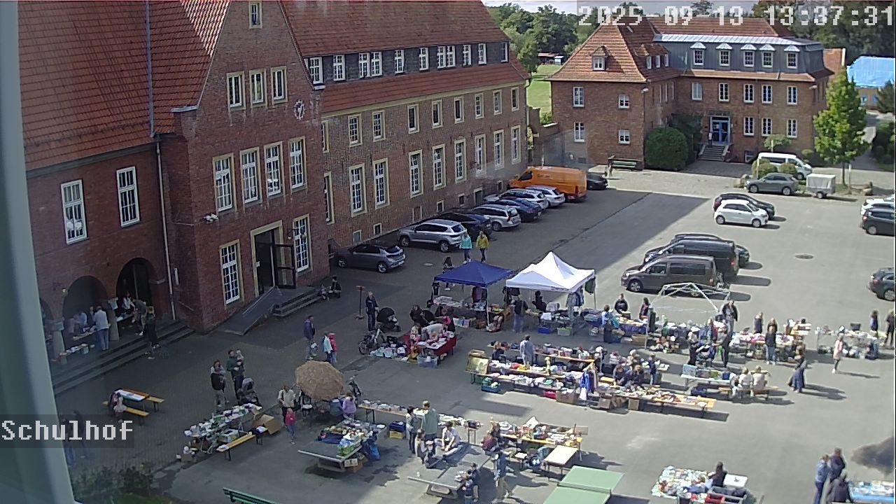 Webcam Schulhof 13:37