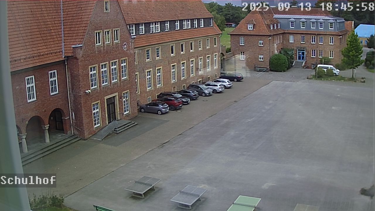 Webcam Schulhof 18:45