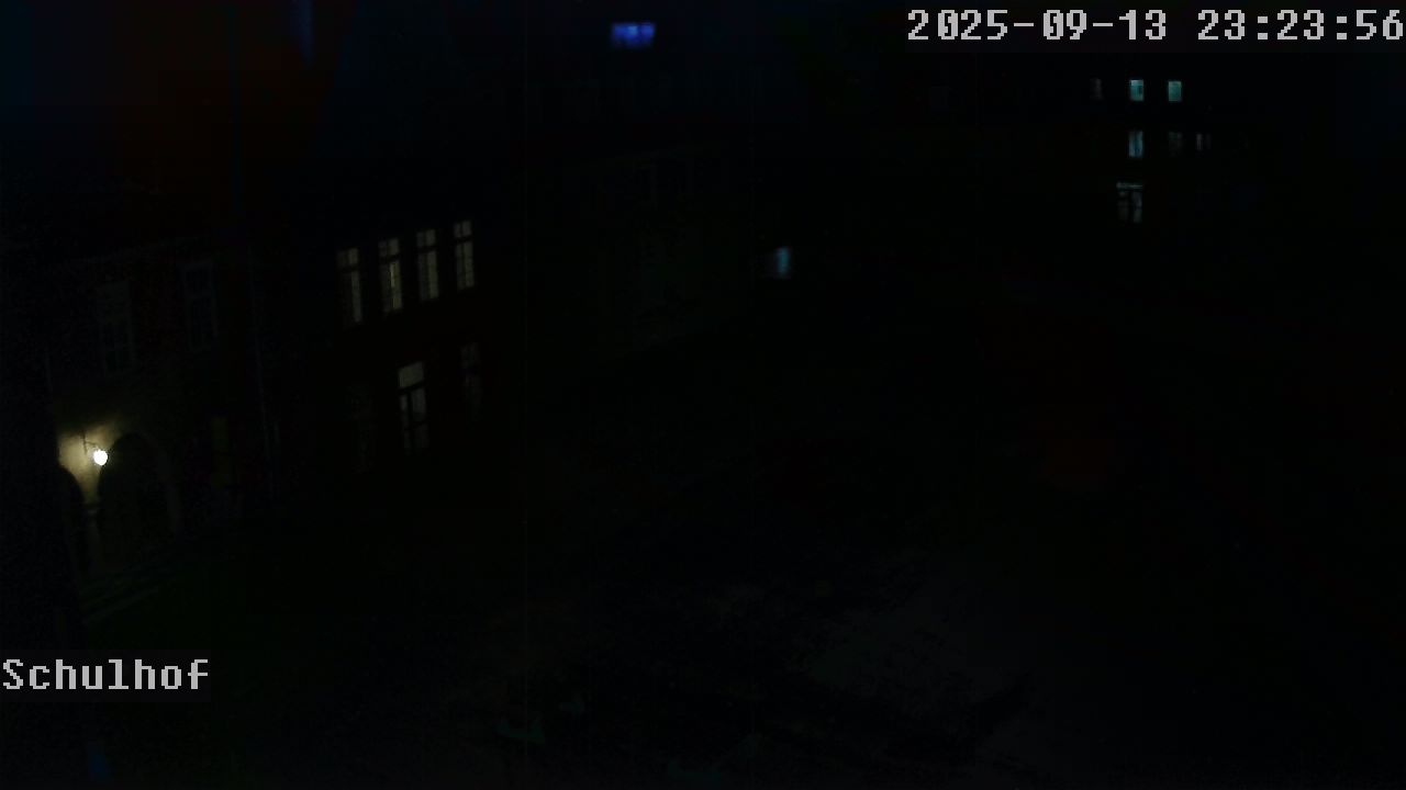 Webcam Schulhof 23:23