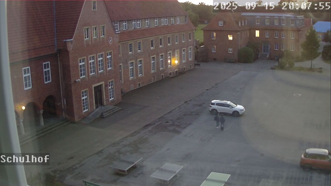 Webcam Schulhof 20:07