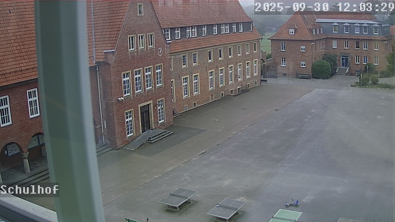Webcam Schulhof 12:03