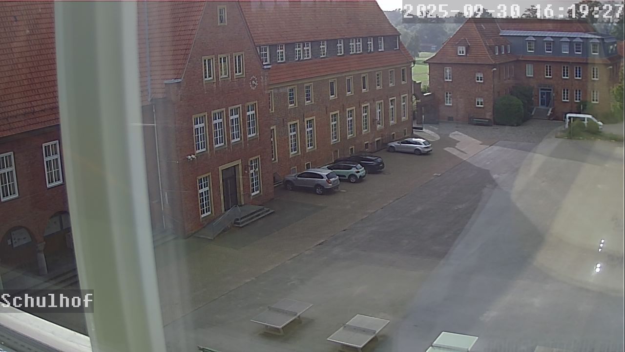 Webcam Schulhof 16:19